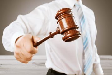 Falsche Verdächtigung: Erstattung Verteidigerkosten und Schmerzensgeld