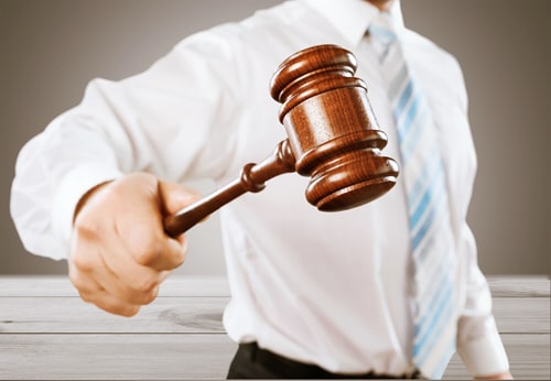 Falsche Verdächtigung: Erstattung Verteidigerkosten und Schmerzensgeld