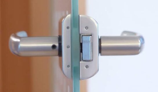 Wohnungseingangstür vom Nachbarn eingeschlagen – fristlose Kündigung