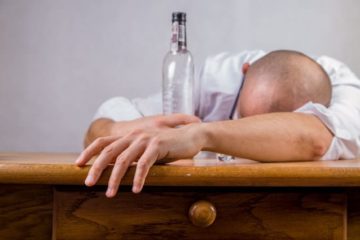 Behauptung jemand sei Alkoholiker strafbar?