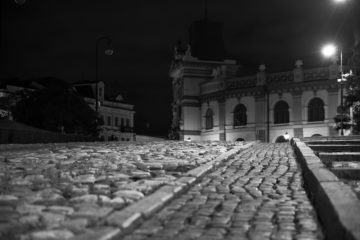 Verkehrssicherungspflicht – Höhenunterschied im Bürgersteigpflaster