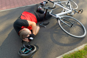 Radfahrerunfall – Kopfverletzungen infolge des Nichttragens eines Fahrradhelms