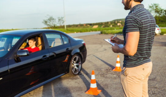 Verkehrsunfall – Nutzungsausfallentschädigung bei Beschädigung eines Fahrschulfahrzeugs