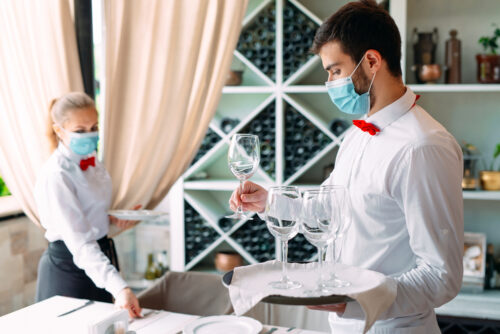 Hochzeitsfeier wegen Corona ausgefallen – Caterer muss Anzahlung zurückzahlen