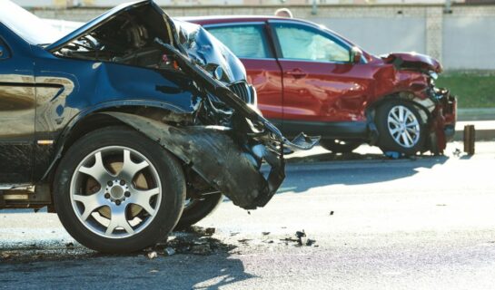 Verkehrsunfall – Kollision an engen und unübersichtlichen Kreuzung