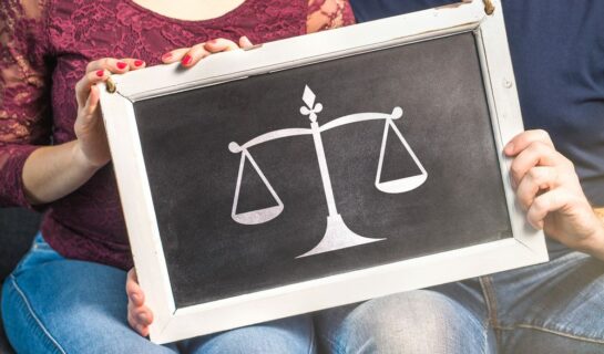 Schutzbehauptung: Definition, Anwendung & Bedeutung