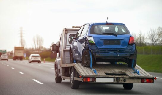 Verkehrsunfall – Ersatzfähigkeit von Abschleppkosten bis zur Werkstatt am Wohnort