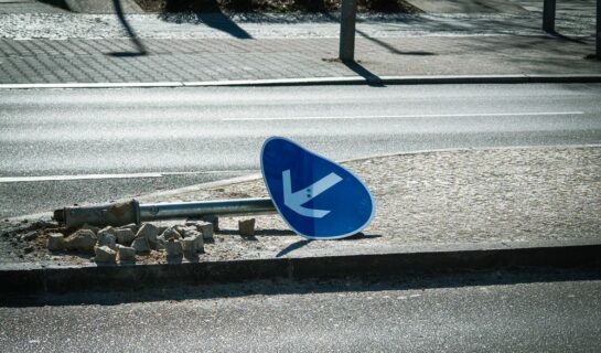 Verkehrsunfall – Abzug neu für alt bei Beschädigung eines Verkehrsschildes